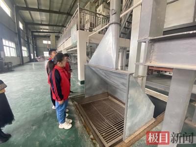 割水稻、观摩农机、加工粮食&hellip;&hellip;&ldquo;双减&rdquo;下,这个区的劳动教育走进农田