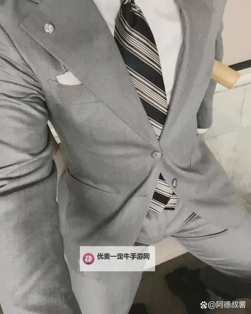 有道快贴助你轻松整理：西装男的高效办公秘笈图2