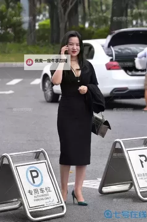 赵丽雅正搭公交车准备回家 温馨归途开启图1
