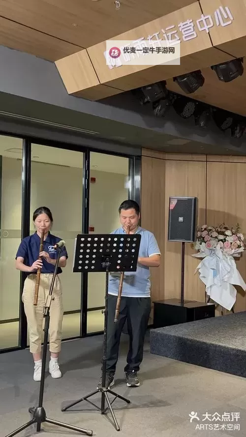 探索自由与交流的空间：成人共享俱乐部新体验图1