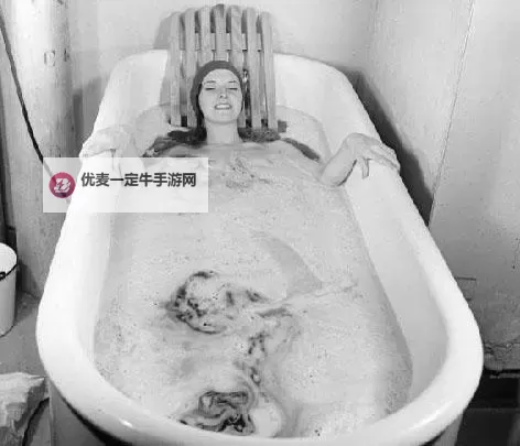 浴室少女巨人观二十天：奇幻冒险的温馨旅程图1