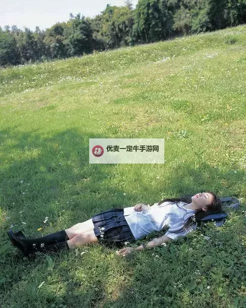 日本女人与狗：深情的陪伴与文化的映照图1