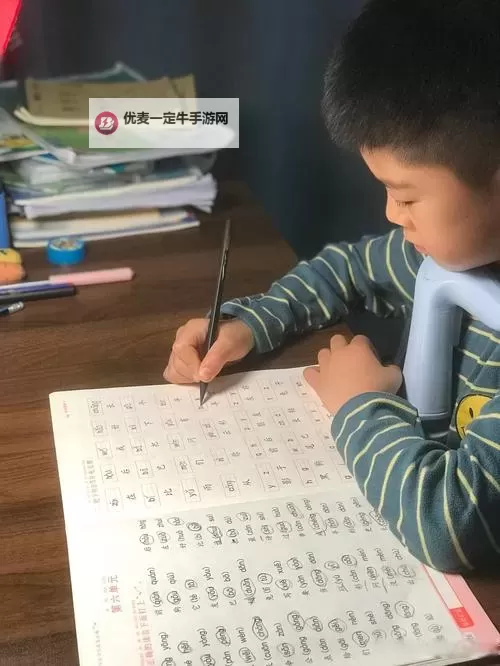 奇趣冒险：「坐在小叔叔的棍子上写作业」的奇妙时光图1