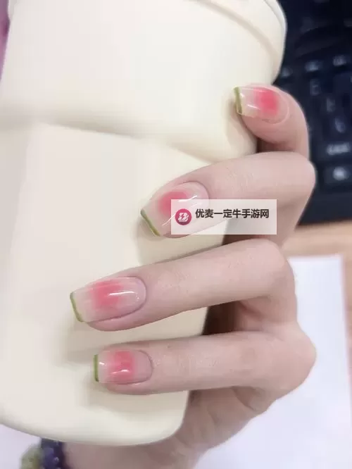2023指甲图片美甲款式推荐：最流行的美甲设计指南图1