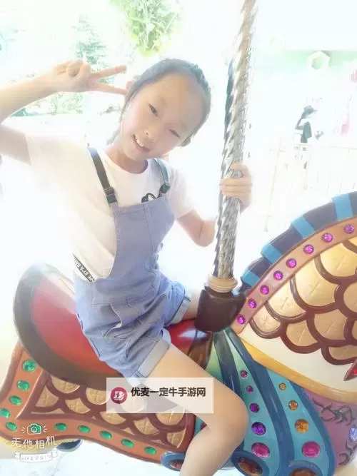 童趣时光：坐在木马凸起的木棒上追梦的童年回忆图1