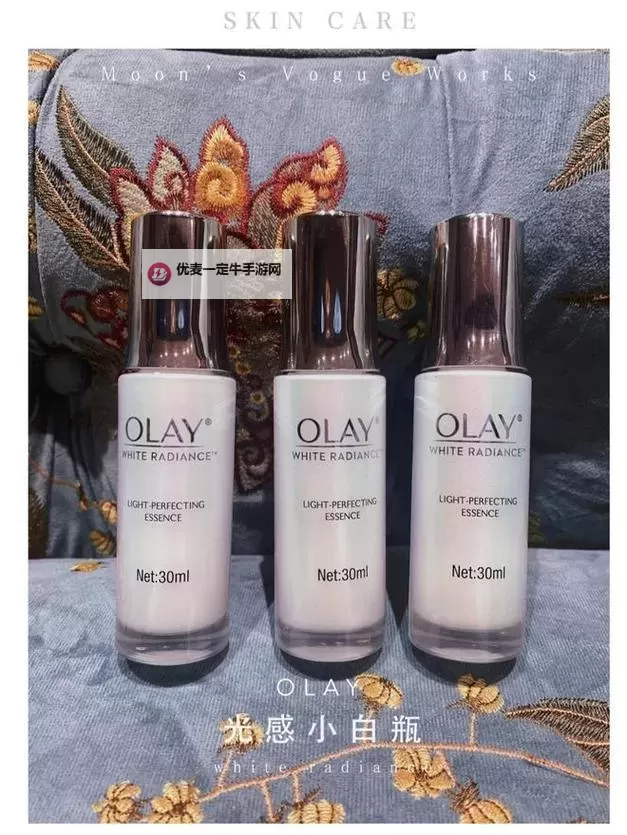 岁月无痕，肌底新生——揭秘精品一区二区三区四区精华液的修护传奇图1