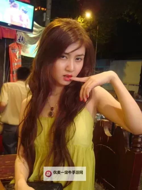 穿越网络迷雾：台湾佬22vv中文娱乐网的光影与潮流图1