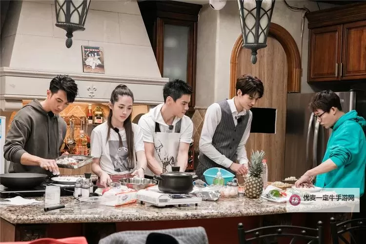 最美的时光综艺：光影里的温柔与欢笑图1